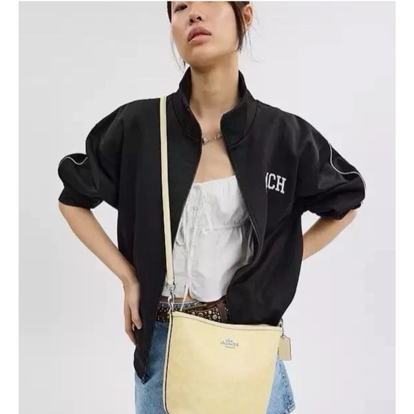 Coach City Bucket Bag Shoulder & Crossbody In Signature Canvas/Hay CT800 NWT - Picture 5 of 10